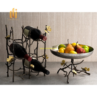 Bol à salade décoratif moderne en aluminium poli fait main avec support en forme de branche de papillon doré, plat de service pour fruits, en-cas, noix et bonbons