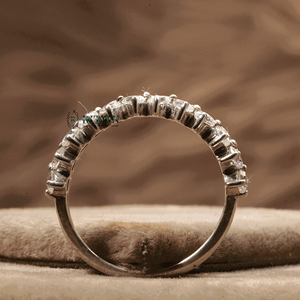 Bague de mariage demi-éternité en diamant taille poire pour femme - Product Image 5