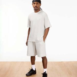 "T-shirt gaufré pour homme de haute qualité-Confortable et élégant-Parfait pour une tenue décontractée et une superposition" - Product Image 2