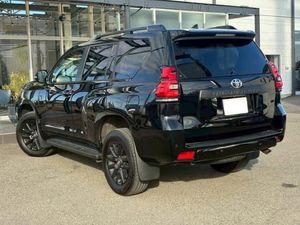 รถยนต์โตโยต้าแลนด์ครุยเซอร์ ปราโด รุ่น KEI เกียร์ธรรมดา/อัตโนมัติ เครื่องยนต์ดีเซล 8 ลิตร รถมือสองสำหรับขาย - Product Image 4