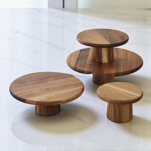 Soportes para Tartas de madera maciza hechos a mano acabado natural ecológico para panadería - Product Image 1