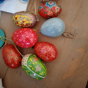 Bolas de papel maché de pintadas a mano, adornos de Navidad decorativos, precio al por mayor, ecológicos - Product Image 1