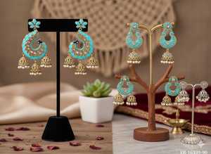 Pendientes Mehendi de oro alto vintage hechos a mano, Pendientes colgantes y colgantes indios étnicos elegantes para bodas y celebraciones - Product Image 3