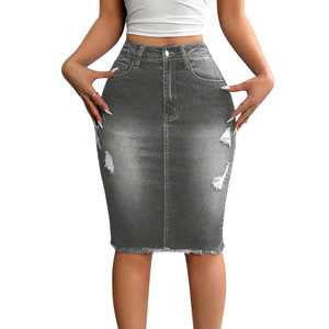 Jupe crayon grise en denim extensible (Spandex/Coton) pour femme, taille haute, coupe droite, longueur midi, décontractée, effet usé, lavée, hiver automne - Product Image 2