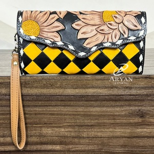 Portefeuille long en cuir à carreaux personnalisé avec motif floral, pochette de voyage sécurisée RFID, organisateur de cartes et d'argent en cuir, pochette à main pour femme - Product Image 1