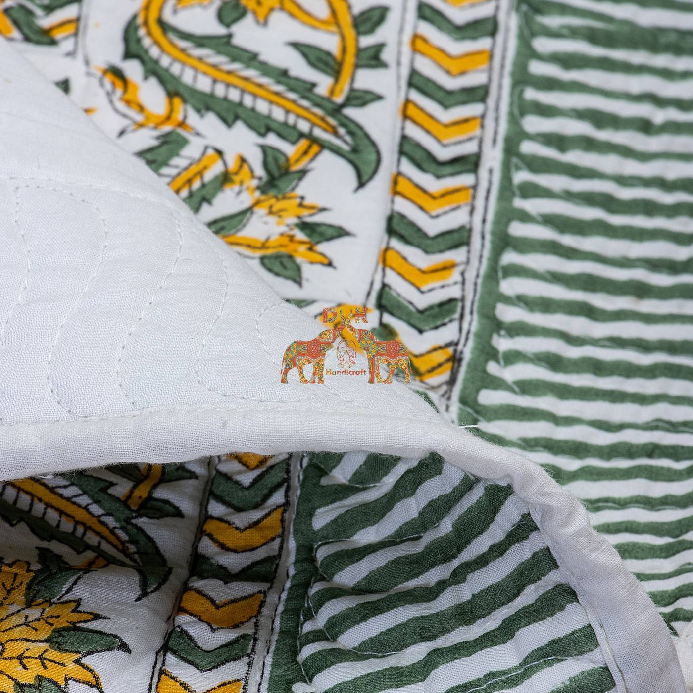 สีเหลือง