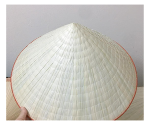 Prêt à expédier chapeau conique feuille de palmier en bambou vietnamien/vente en gros chapeau seau en bambou paille de blé imperméable des fournisseurs du Vietnam - Product Image 5