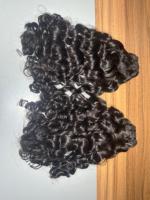 Directement de l'Inde Paquets de cheveux vierges Remy de haute qualité de temple indien Bouclés pour bébé cru Meilleurs prix de gros: modèle non permanent
