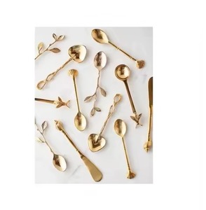 Cucharas decorativas de metal para café y postre Juego de cucharillas con mango floral y pescado de estilo antiguo - Product Image 4