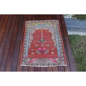 Petit tapis vintage de 2,4 x 3,2 pieds, tapis turc rouge à fleurs - Product Image 1