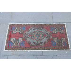 Tapis de 1,7 x 3,3 pieds, tapis turc vintage, tapis oriental en laine rouge - Product Image 4