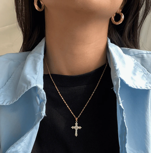 Delicado Collar con Colgante en Forma de Cruz con Moissanita VVS, Oro y Plata 925, Estilo Hip Hop - Product Image 3