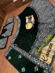 Lehenga choli ปักสีเขียวออกแบบมาสำหรับงานรื่นเริงงานเลี้ยงสังสรรค์ในงานปาร์ตี้งานแต่ง - Product Image 5