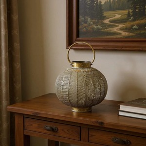 Linterna grave de aluminio con motivo de hojas Colores personalizados Decoración interior y exterior para el hogar y el jardín Diseño clásico relámpago - Product Image 3