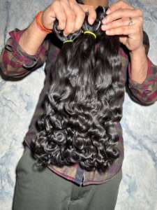 Venta al por mayor 100% Natural Raw Bouncy Curly Indian Remy Hair Bundles Extensiones de cabello humano: No modelo permanente - Product Image 4