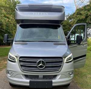 Autocaravana Tiffin Wayfarer 25QW Usada, Años 2020-2025, Caja de Cambios Automática, Volante a la Izquierda, Interior Oscuro, Combustible Eléctrico, Neumáticos R18, Tapicería de Tela - Product Image 3