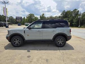 2021 Ford Bronco Sport boîte de vitesses manuelle automatique 4L capacité du moteur sièges en cuir arrière en alliage d'aluminium utilisé gaz foncé électrique - Product Image 3
