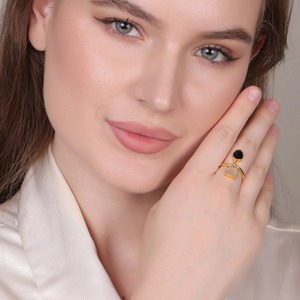 Bague en laiton fait à la main à la demande en cristal plaqué or 18 carats et onyx noir pour femmes/enfants fête mariage utilisation Kaashvi exportations - Product Image 5