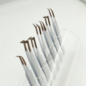 Pince à cils classique en acier inoxydable de qualité en gros avec pointe en fibre blanche emballage personnalisé outils de beauté avec logo - Product Image 2