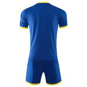 Conjunto de uniforme de fútbol personalizado, tejido ligero y transpirable, perfecto para torneos y deportes de equipo - Product Image 6