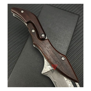 Couteau pliant de chasse tranchant le plus vendu avec gravure en lame d'acier de Damas, manche en bois de rose - Product Image 5