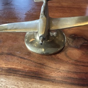 Thời đại rắn brass máy bay chiến đấu mô hình thu rãnh nghệ thuật máy bay trang trí bàn trang trí nội thất quà tặng trang trí nội thất - Product Image 4