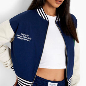 Vente en gros 2025 de veste en laine universitaire pour femmes personnalisées patchs brodés conception de poche manches en cuir vierges teinture unie pour l'hiver - Product Image 3