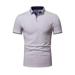 Polo à manches courtes gris pour homme avec bordure bleue, boutons, design tricoté décontracté - Product Image 1