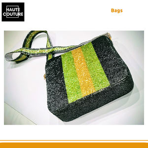 Sacs à bandoulière en perles tubulaires faites à la main, les plus vendus, 8 x 8 pouces, avec des bandes, disponibles avec des options personnalisées, provenant d'un fournisseur indien - Product Image 5