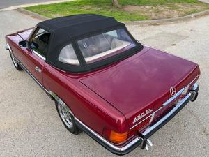 Mercedes-Benz 450SL 1973 d'occasion, titre propre, moteur V8 4,5 litres, intérieur marron, toit rigide couleur carrosserie inclus. - Product Image 2