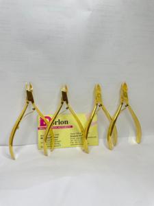 Pinza para cutículas de último estilo, pinza para uñas de manicura de acero sostenible chapada en oro brillante, pinza para cutículas de punta fina afilada con logotipo personalizado - Product Image 2