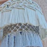 Magnifique lustre bohème en macramé avec abat-jour à pompons pour décoration murale