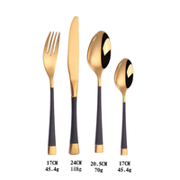Ensemble de couverts de luxe traditionnels en acier inoxydable plaqué miroir pour buffet et réceptions, avec un design durable
