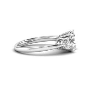 Anillo AJRETAIL de Oro Blanco con Tres Piedras Engastadas en Pavé, Diamante Cultivado en Laboratorio de 2.446 Quilates, Color E, Claridad VS2, Certificado IGI, Unisex - Product Image 2