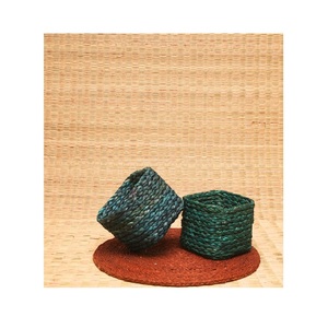 Panier en herbe Sabai fait main avec tissage naturel robuste pour un rangement polyvalent et une décoration rustique écologique pour la maison - Product Image 1