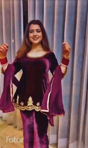 Conjunto de traje de 3 piezas de ropa de fiesta tradicional moderna Top de terciopelo de viscosa pesada emparejado con un elegante Palazzo y Dupatta a juego - Product Image 5