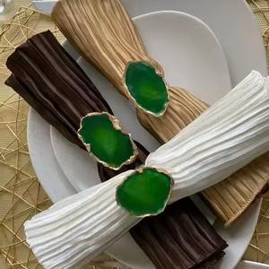 Servilleteros de resina con tema festivo con diseño inspirado en el arte moderno para el estilo de la cena en casa y las celebraciones - Product Image 6