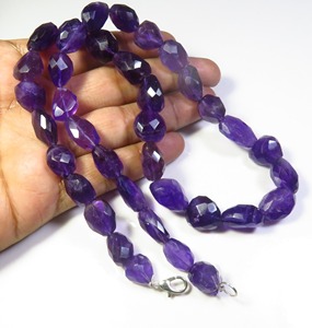 Collier ovale à facettes en améthyste violette naturelle de 19 pouces avec perles de pierres précieuses de 11 à 16mm Pierres précieuses en vrac de qualité supérieure 300 carats - Product Image 1