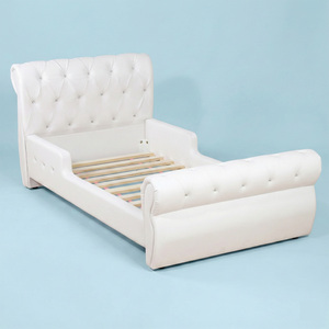 Lit pour enfants avec cadre en bois et revêtement en cuir PU, lit rembourré pour enfants, cadre de lit en bois massif pour enfants pour chambre à coucher / hôtel - Product Image 1