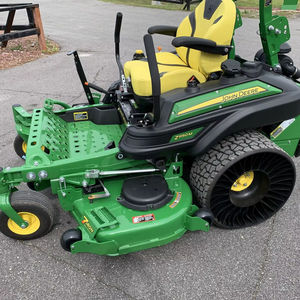 <b>Used</b> 2025 John Deeres Z950M Zero-Turn Lawn Mowers - Product Image 6