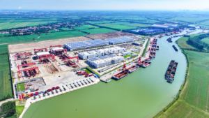 Nave Portacontainer da 90m Prodotta in Cina, Imbarcazione da Lavoro per Trasporto Merci, <span class=keywords><strong>Chiatta</strong></span> in Vendita, Nave Cargo Multiuso per Spedizione Container - Product Image 2
