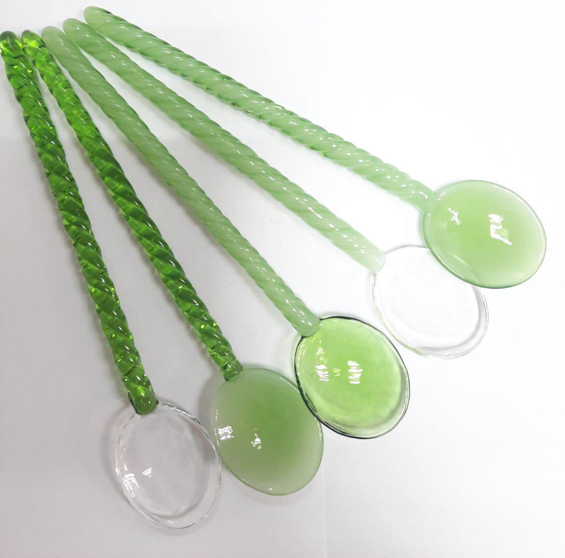 สีเขียว