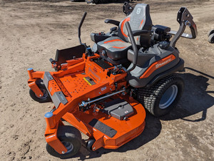 เครื่องตัดหญ้า Husqvarna Z560L Zero Turn ปี 2024 สภาพใหม่/มือสอง กำลัง 27 แรงม้า พร้อมคุณสมบัติยอดเยี่ยม - Product Image 1