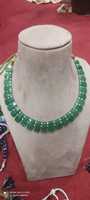 Collier de perles fantaisie en pierre précieuse d'aventurine naturelle à facettes unilatérales et pépite un accessoire unique et élégant