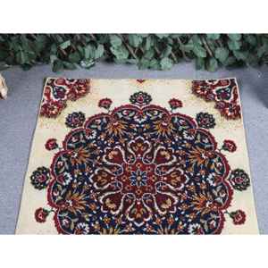 Alfombra Turca, Alfombra Vintage de 2.6x3 pies, Alfombra de Lana con Parches Rojos y Azules - Product Image 3