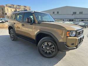 Toyota Land Cruiser Prado LC250 2.4L SUV Automatique 4x4 Or, Neuf/Occasion, Modèle 2024, Phares LED, Essence, À Vendre - Product Image 2