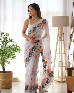 Boutique indienne élégant fantaisie impression numérique blanc Georgette Saree exclusif élégant Sari Blouse ethnique dernier chemisier à la mode - Product Image 1