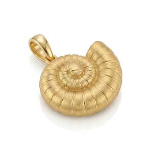 Pendentif spirale coquillage en acier inoxydable plaqué or, bijou de style religieux animal marin - Product Image 3