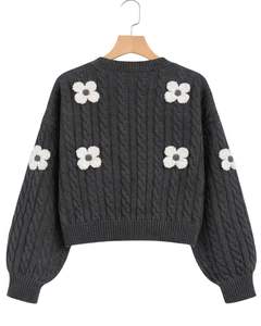 Cardigan en tricot torsadé gris foncé pour femme, personnalisé par Menufecture, avec application florale blanche, col en V, boutonné devant, mignon, mode d'hiver - Product Image 2