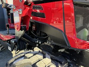 Tracteur à chenilles Mahindra 1120HST avec moteur 4 roues motrices, pompe et composants de boîte de vitesses essentiels - Product Image 6